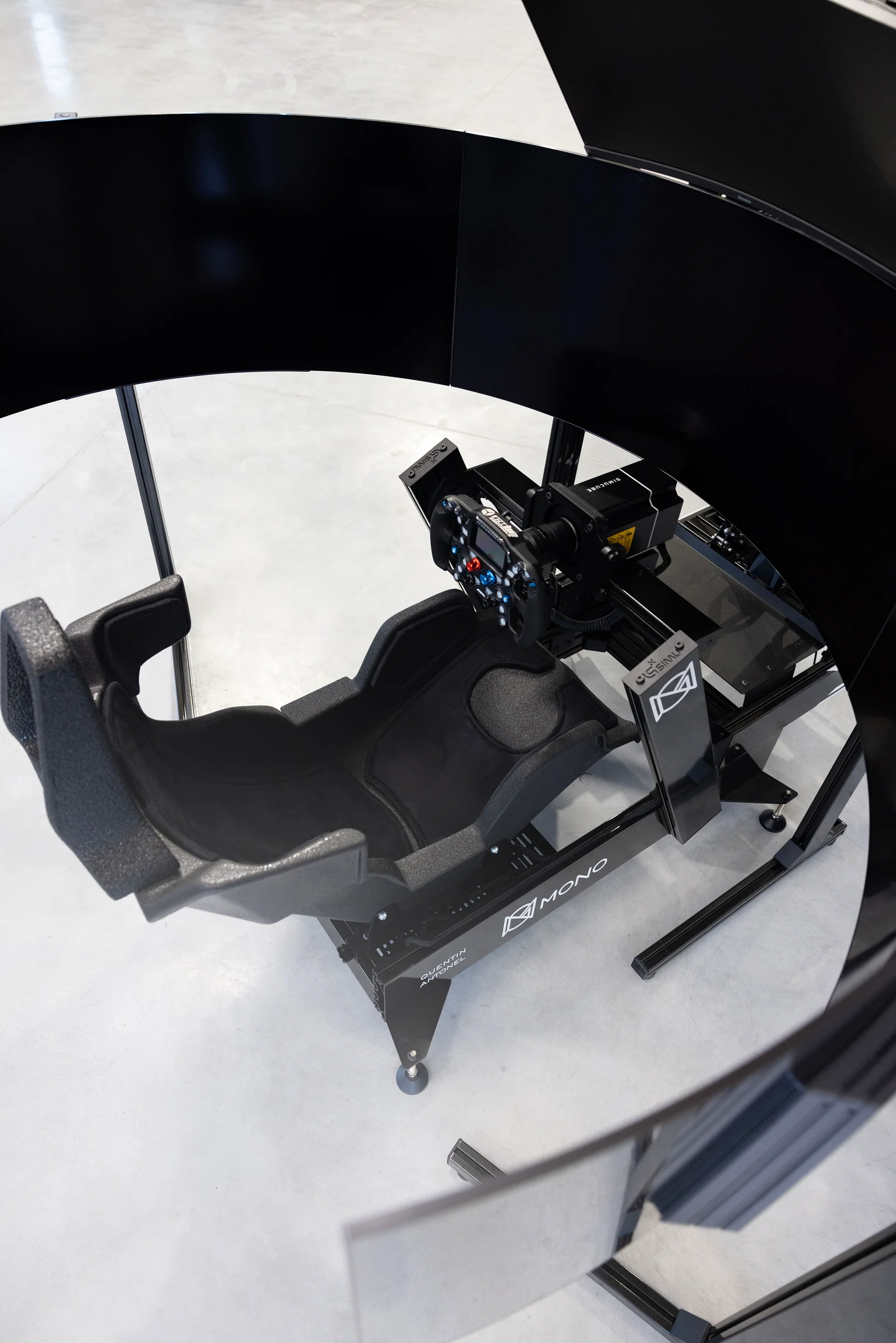 Simulator cockpit